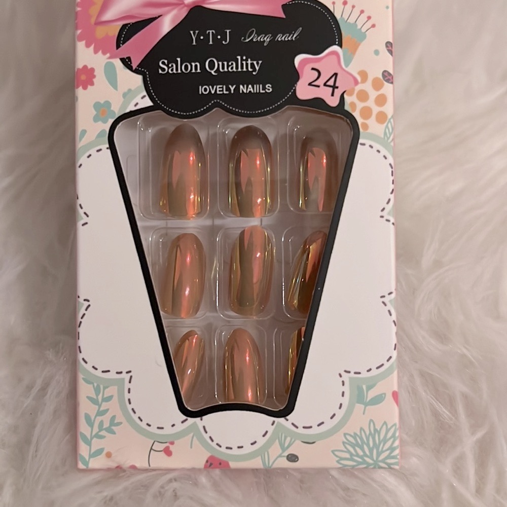 Pink Holographic Press-On Nails - Picture 3 of 3